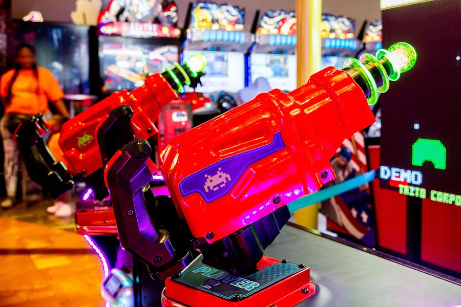 Raw Thrills Space Invader Frenzy