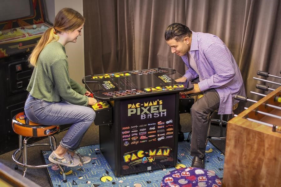 Namco PacMan Pixel Bash Cocktail Home black finish
